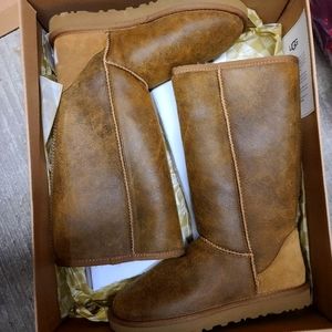NEW Ugg Tall bomber boots